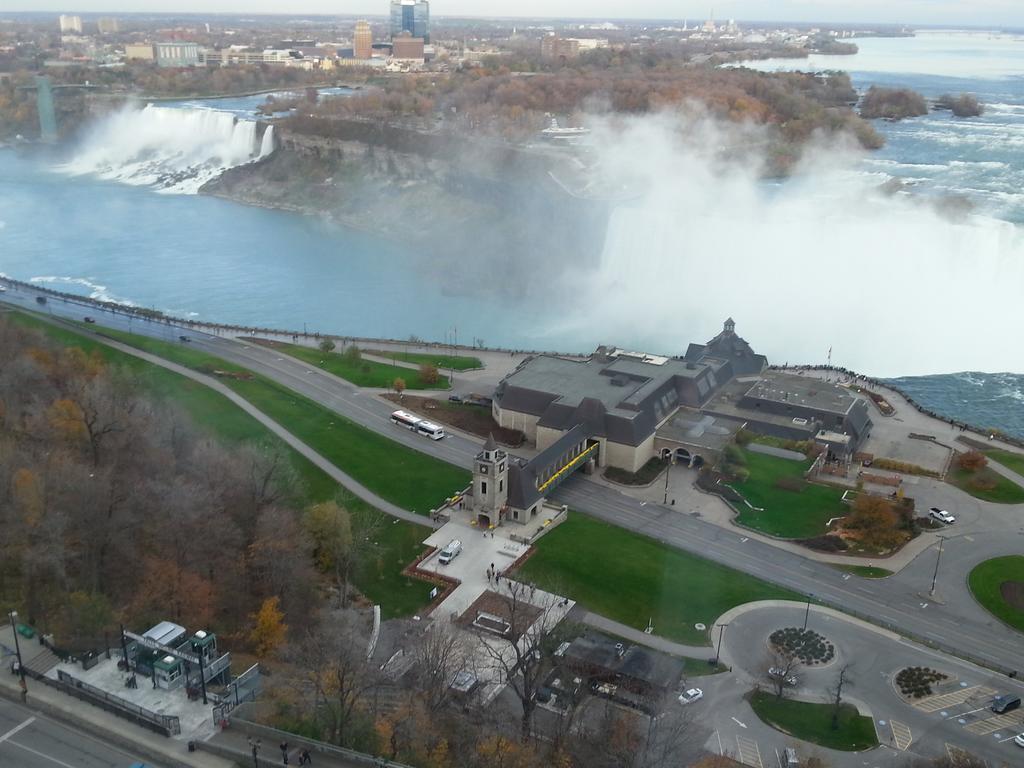 Tower Hotel At Fallsview Niagara-Fälle Exterior foto