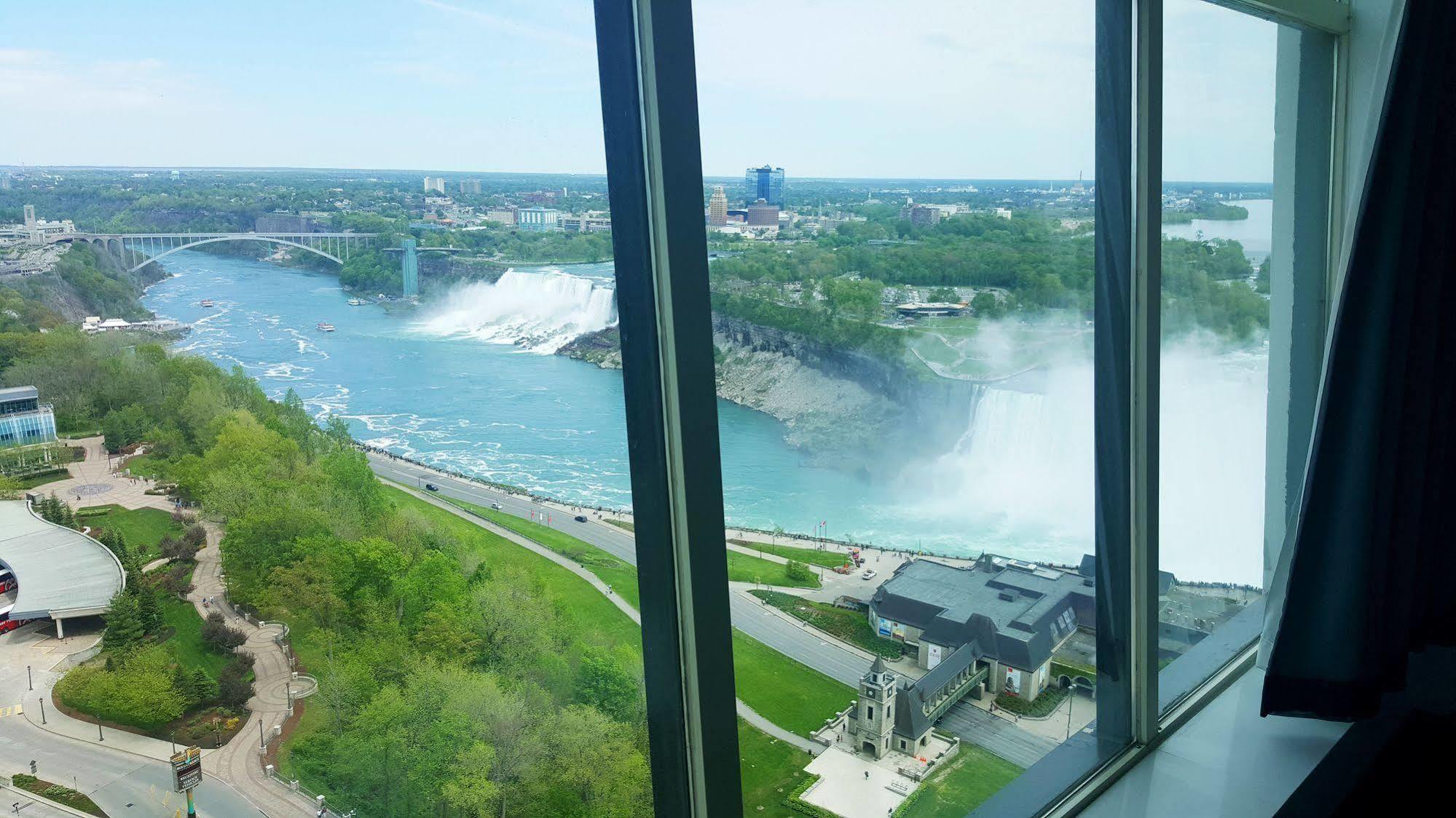 Tower Hotel At Fallsview Niagara-Fälle Exterior foto